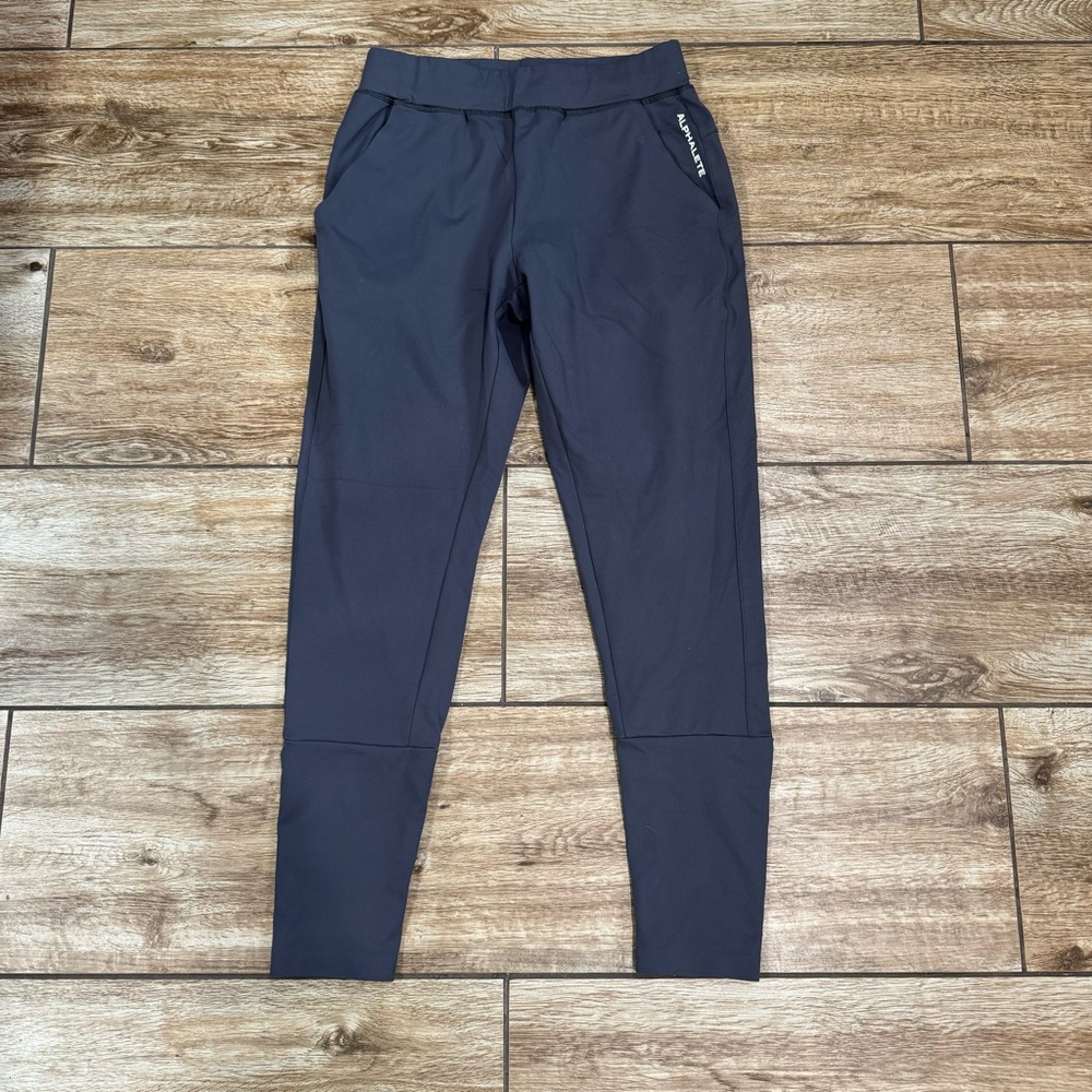 Alphalete women’s Trace Joggers Size Small Gray Sweatpants Leggings